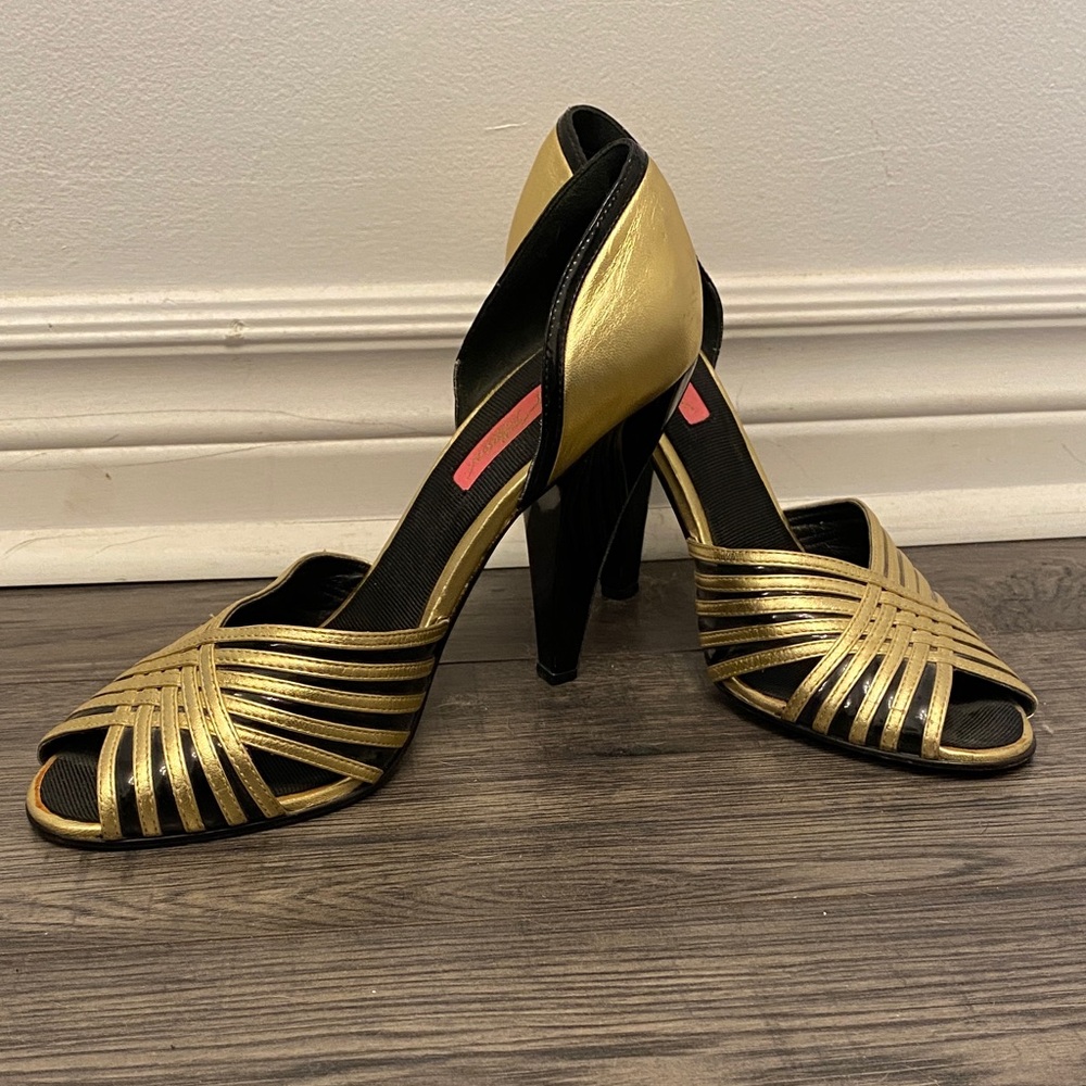 Betsey Johnson Gold and Black Peep Toe Heels